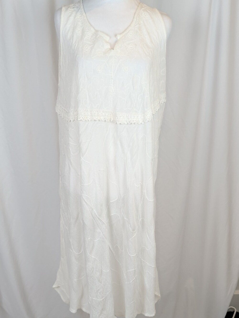 FEELINGS NWOT White Embroidered Rayon Boho Maxi Dress Crochet Trim Size OS